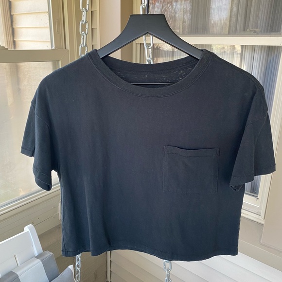 Everlane, Re-Cotton, Cropped, Pocket Tee in Black! - Picture 2 of 6